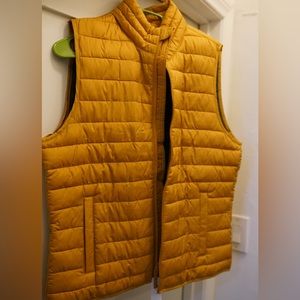 Brand new GAP winter Vest with tags on sale 🔥🔥🔥
